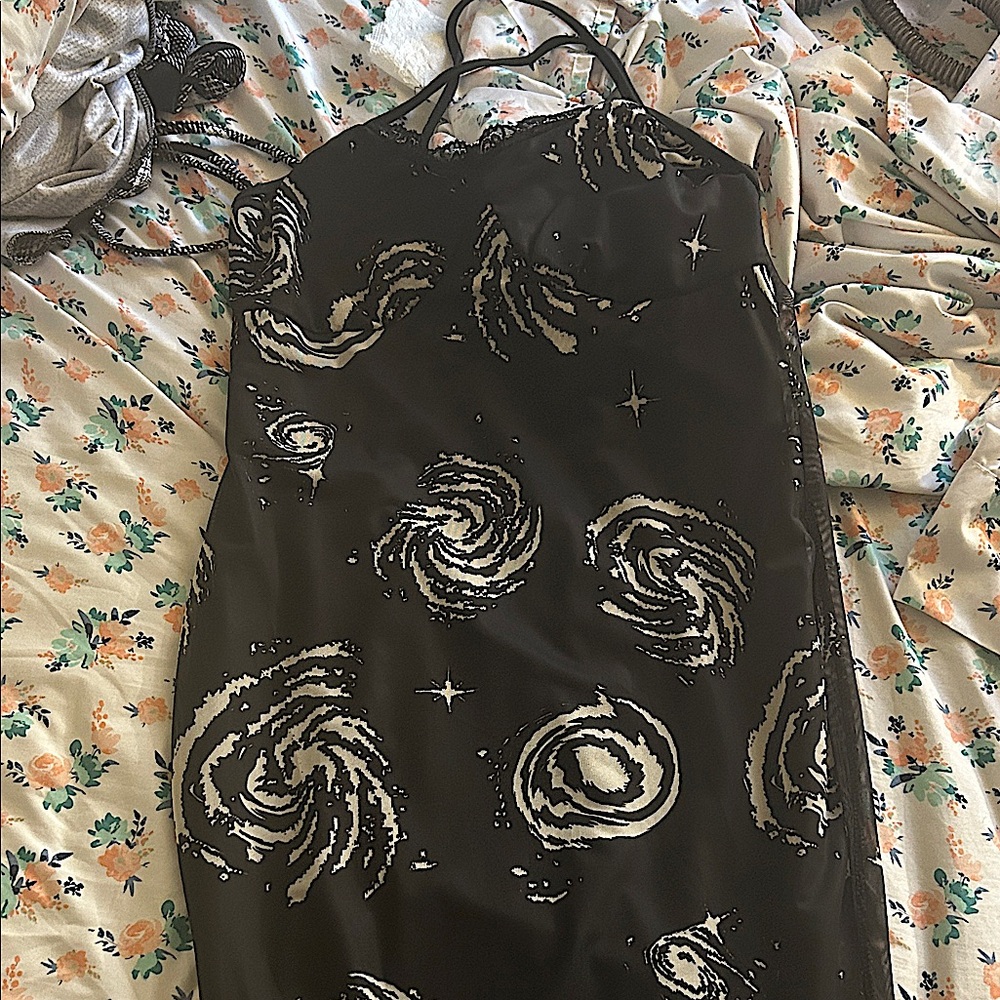 ROMWE Dress with Black and White Swirl Design